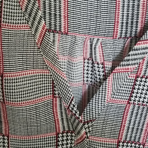 Houndstooth Blouse - Picture 4 of 9
